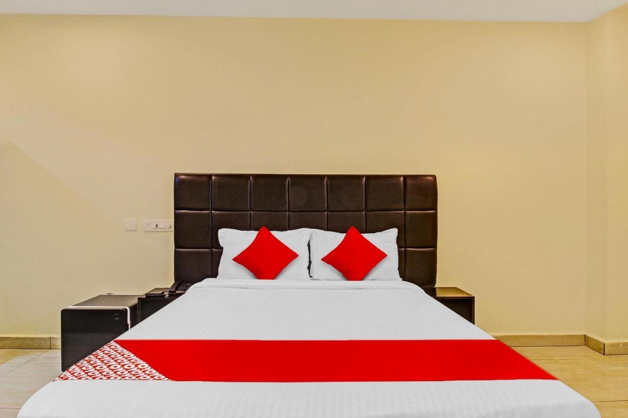 Super Hotel O Lakshmi Royal Inn Warangal Buitenkant foto