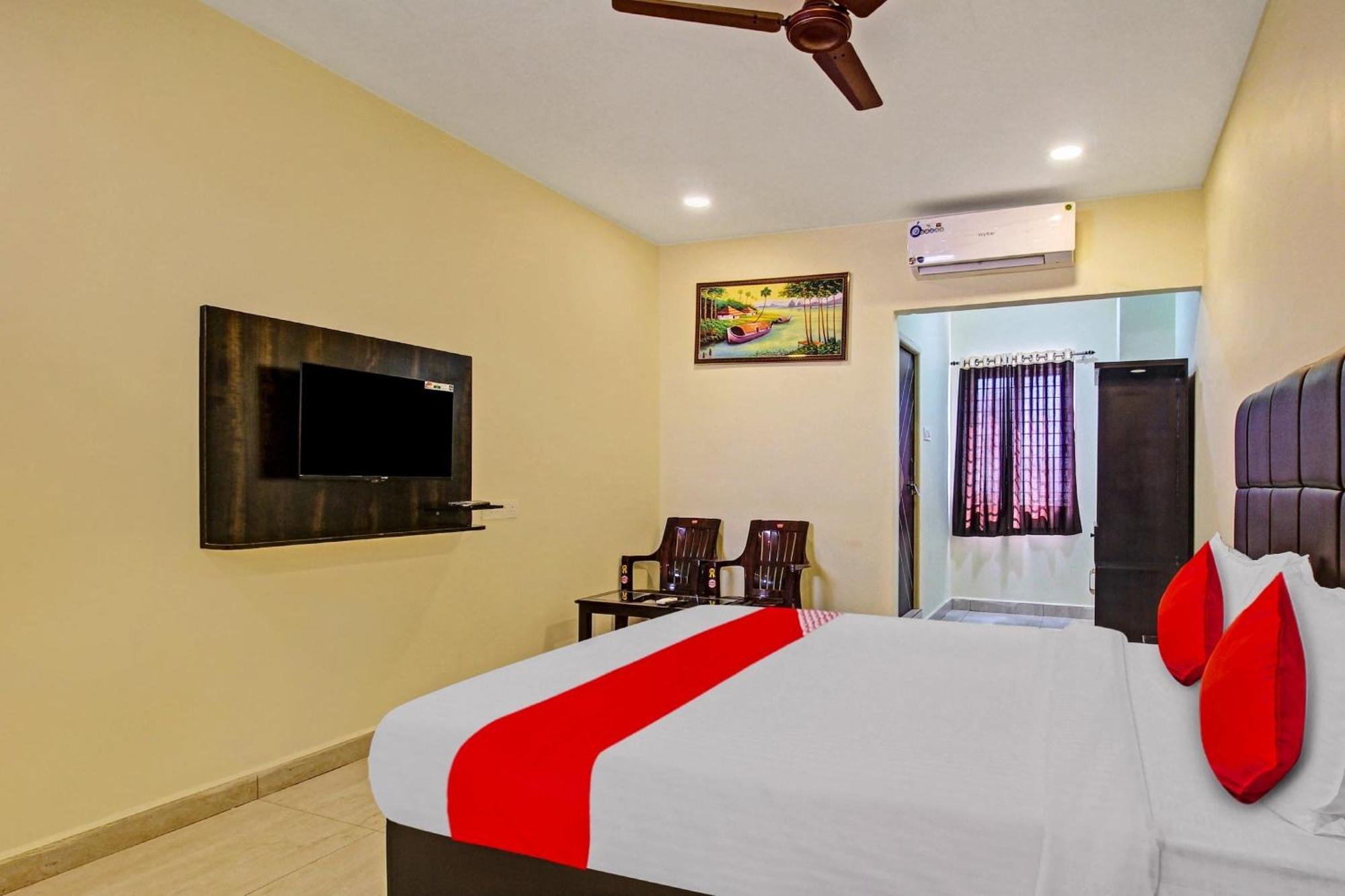 Super Hotel O Lakshmi Royal Inn Warangal Buitenkant foto