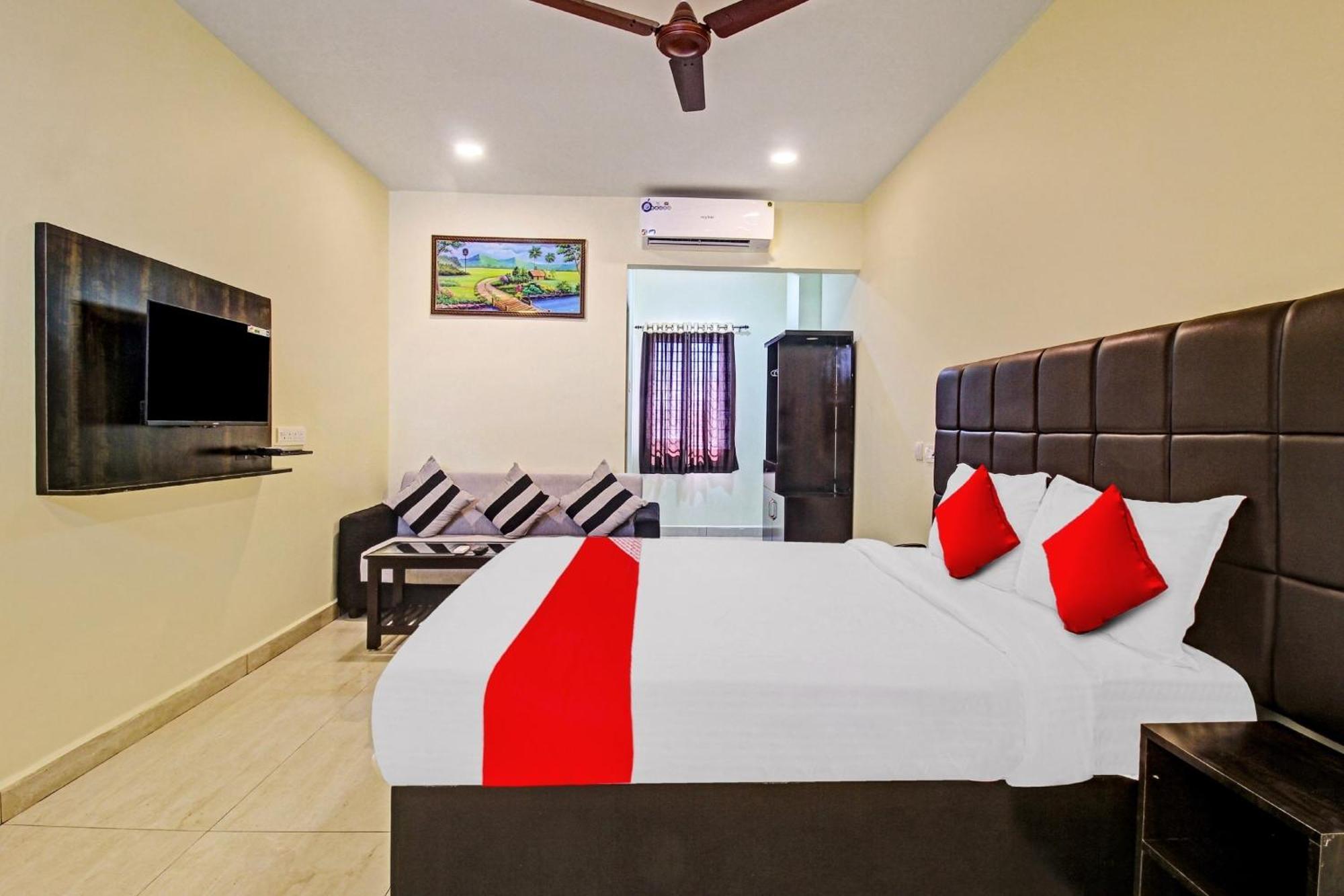 Super Hotel O Lakshmi Royal Inn Warangal Buitenkant foto